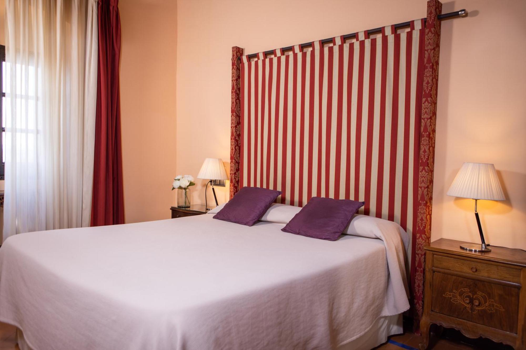 Rvhotels Palau Lo Mirador Torroella de Montgrí الغرفة الصورة